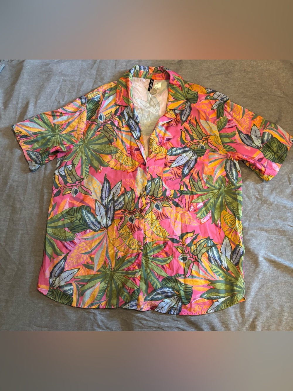 Divided Pink Tropical Floral Button-Down Shirt oversized medium women’s